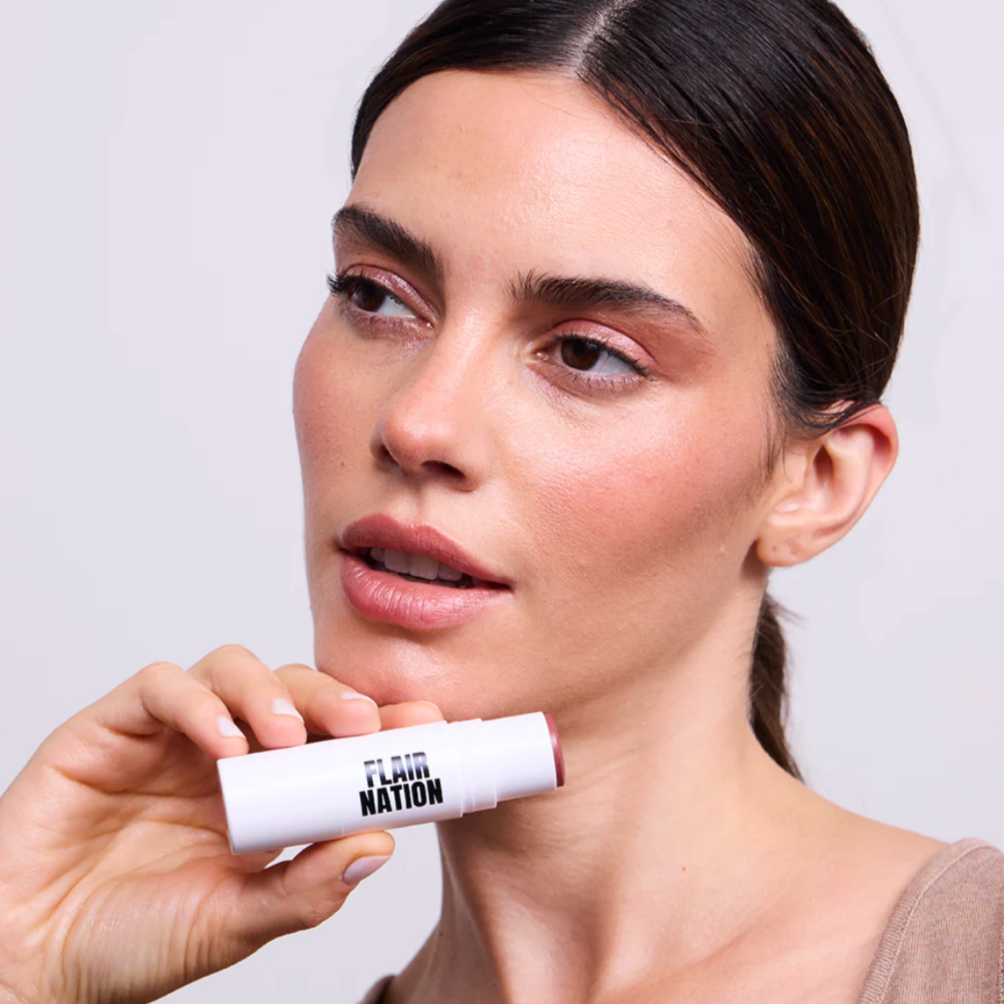 Flair Nation All Over Essential Color Stick - Eye, Cheek & Lip | Mauvelicious 7,6 gr