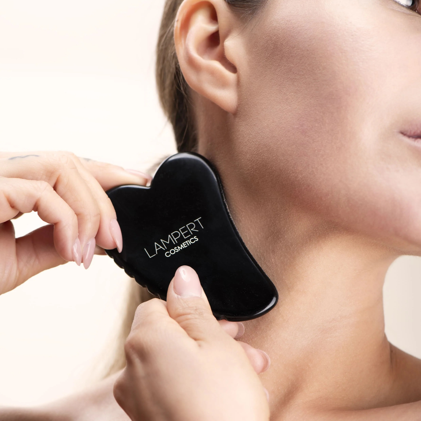 Lampert  Piedra Gua Sha de Ónix Negro
