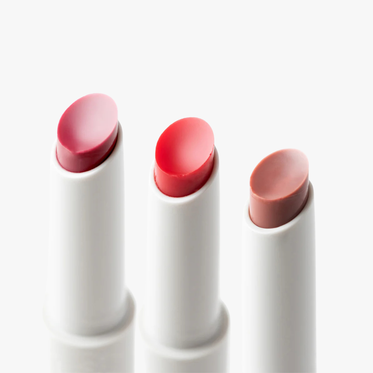 Lip Fondue Plum — labial hidratante con color 1,8 g